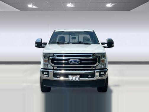 Oxford White 2022 Ford F-250 Lariat