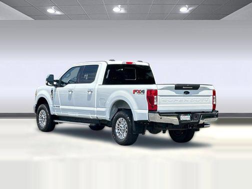 Oxford White 2022 Ford F-250 Lariat
