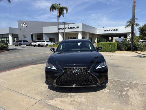 2025 Lexus ES 300h F SPORT Design
