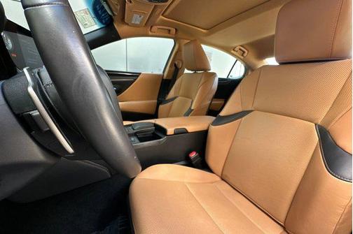 2022 Lexus ES 350 Base
