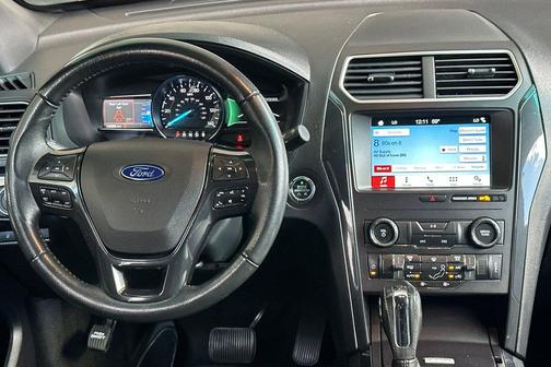 Ingot Silver Metallic 2018 Ford Explorer XLT