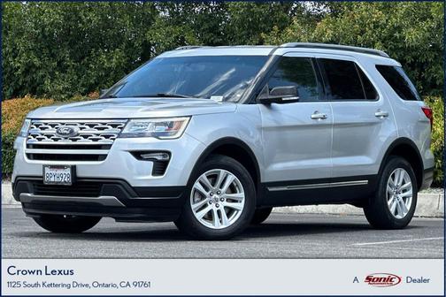 Ingot Silver Metallic 2018 Ford Explorer XLT