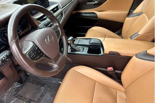 2021 Lexus ES 300h Base