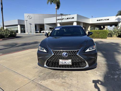 2022 Lexus ES 300h Base