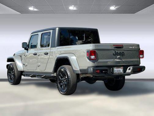 2022 Jeep Gladiator Altitude 4x4