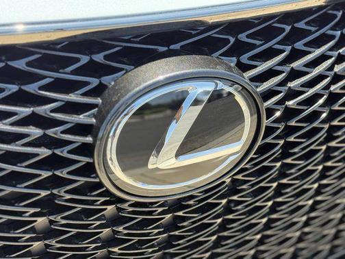 2025 Lexus ES 300h F SPORT Design