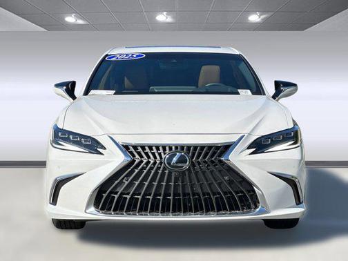 2025 Lexus ES 300h Luxury
