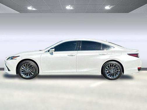 2025 Lexus ES 300h Luxury