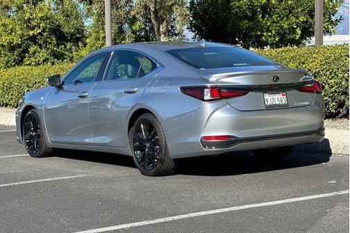 2024 Lexus ES 300h Base