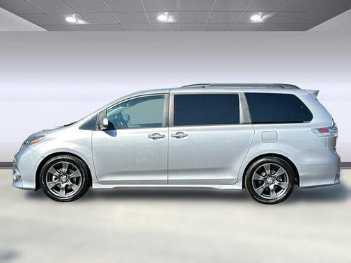2017 Toyota Sienna SE Premium