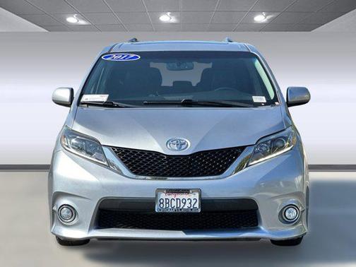 2017 Toyota Sienna SE Premium