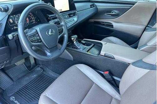 2025 Lexus ES 350 Base