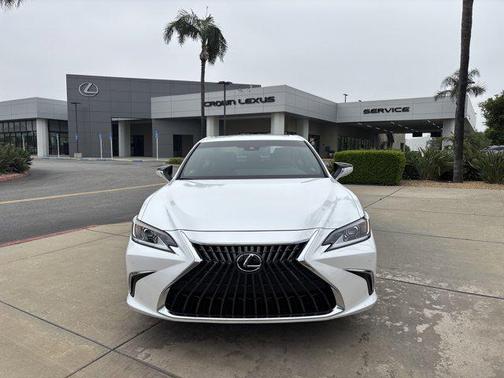 2025 Lexus ES 300h Base
