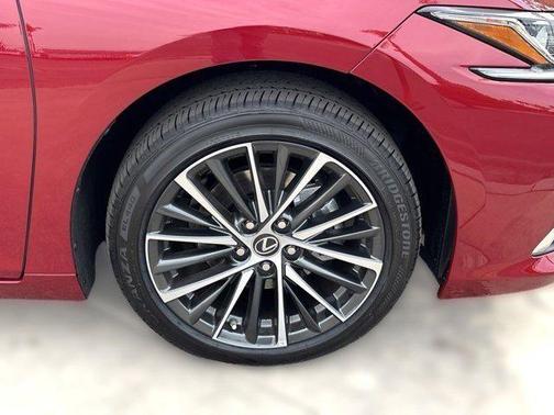 2025 Lexus ES 350 Base