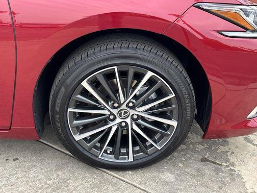 2025 Lexus ES 350 Base