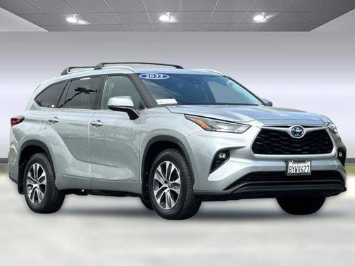 2022 Toyota Highlander Hybrid XLE