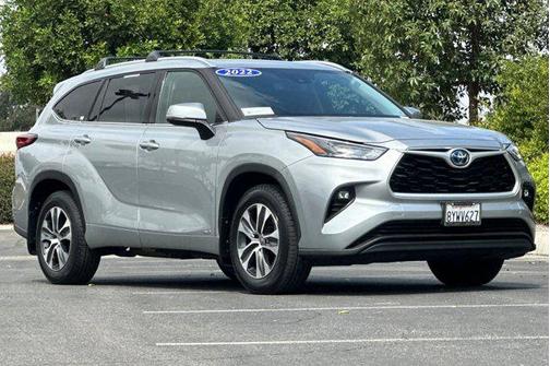 2022 Toyota Highlander Hybrid XLE