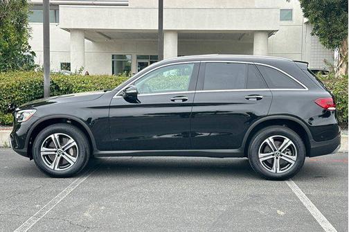 Black 2022 Mercedes-Benz GLC 300 4MATIC