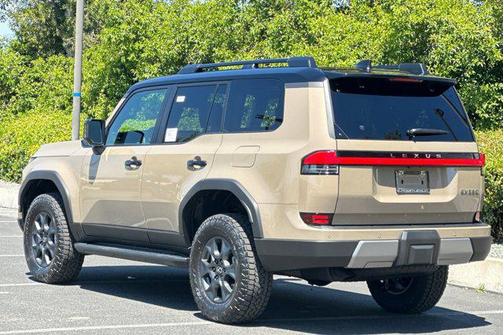 Earth/Black Roof 2026 Lexus GX 550 Overtrail