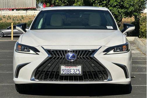 2022 Lexus ES 300h Base