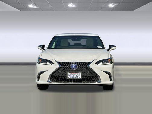 2022 Lexus ES 300h Base