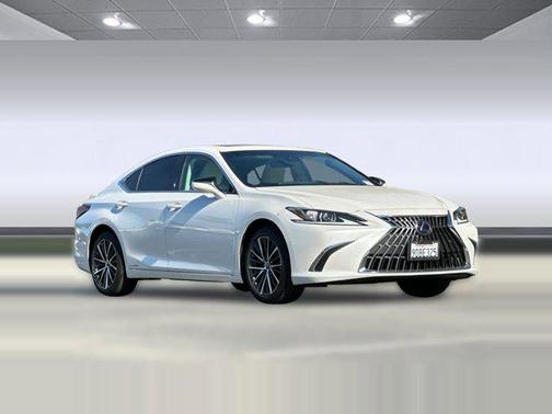 2022 Lexus ES 300h Base