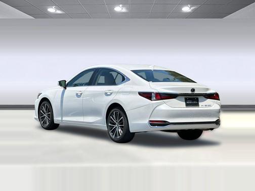 Eminent White Pearl 2023 Lexus ES 250 Base