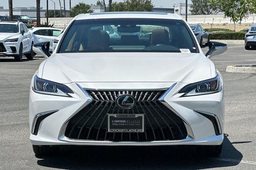 Eminent White Pearl 2023 Lexus ES 250 Base
