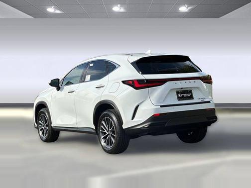 2026 Lexus NX 450h+ Luxury