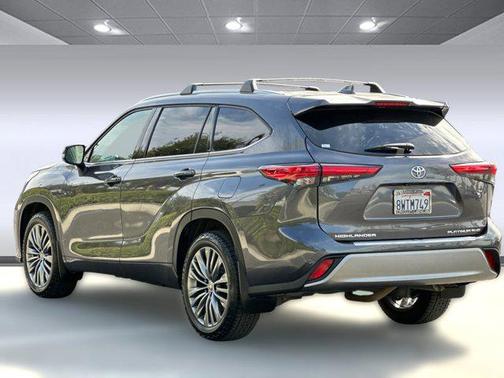 2021 Toyota Highlander Platinum