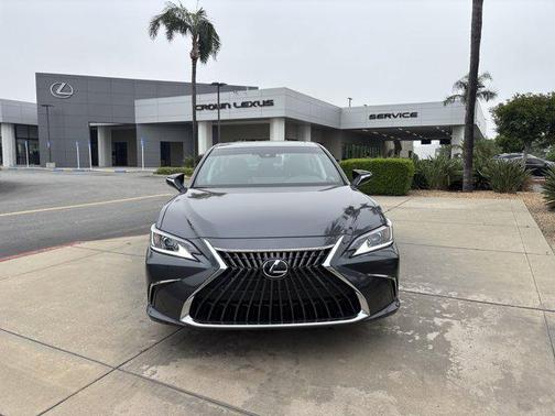2025 Lexus ES 300h Base