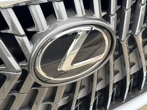 2025 Lexus ES 300h Base