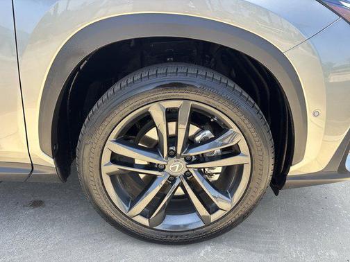 2025 Lexus NX 450h+ Luxury