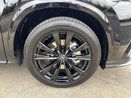 2025 Lexus NX 450h+ F SPORT Handling