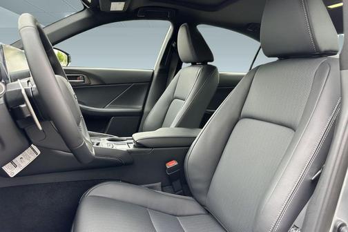 Iridium 2026 Lexus IS 350 F SPORT Design