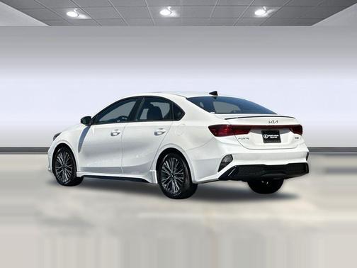 Snow White Pearl 2024 Kia Forte GT-Line