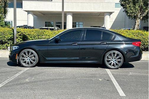 Black 2018 BMW 540 540i