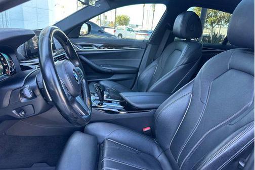 Black 2018 BMW 540 540i