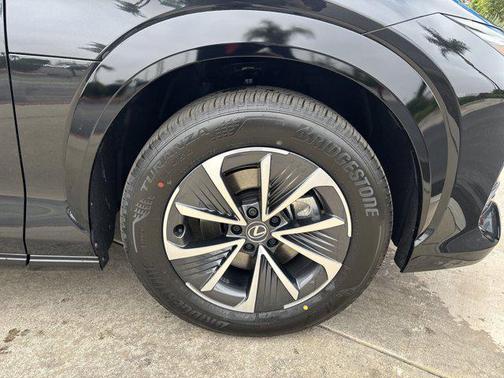 2025 Lexus RZ 300e RZ 300e
