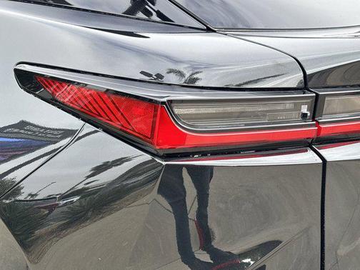 2025 Lexus RZ 300e RZ 300e