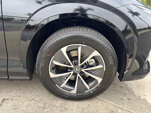 2025 Lexus RZ 300e RZ 300e
