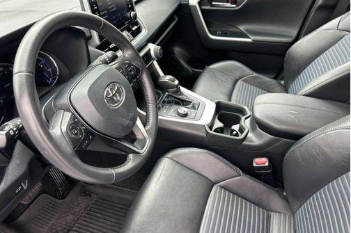 Blizzard Pearl/Midnight Black Metallic 2021 Toyota RAV4 Hybrid SE