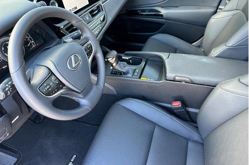 2025 Lexus ES 300h Base