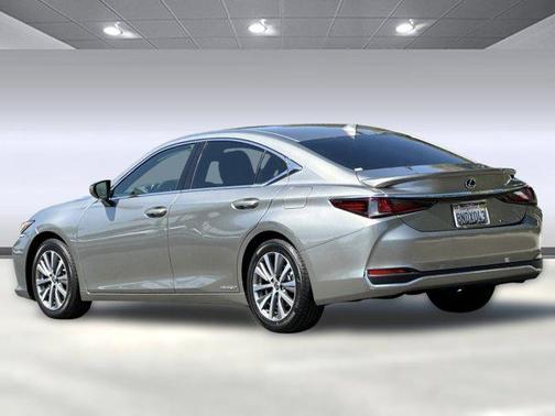 2020 Lexus ES 300h Base