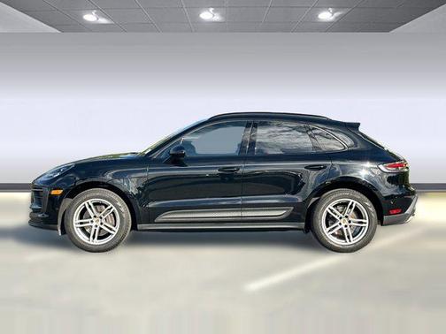 2022 Porsche Macan AWD