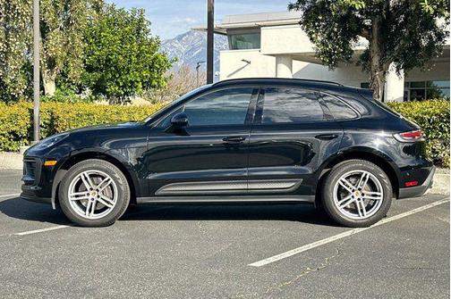 2022 Porsche Macan AWD