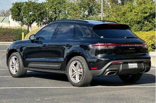 2022 Porsche Macan AWD