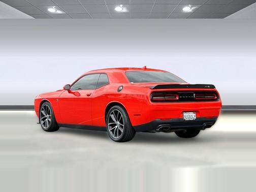 Go Mango 2018 Dodge Challenger R/T Scat Pack