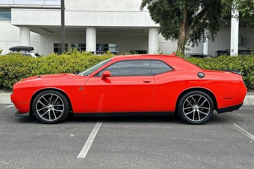 Go Mango 2018 Dodge Challenger R/T Scat Pack
