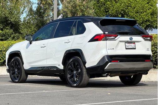 2023 Toyota RAV4 Hybrid SE
